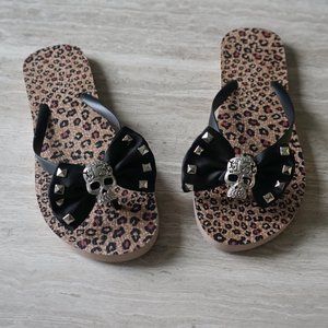 COPY - Leopard sugar skull pyramid flip flops Rock
